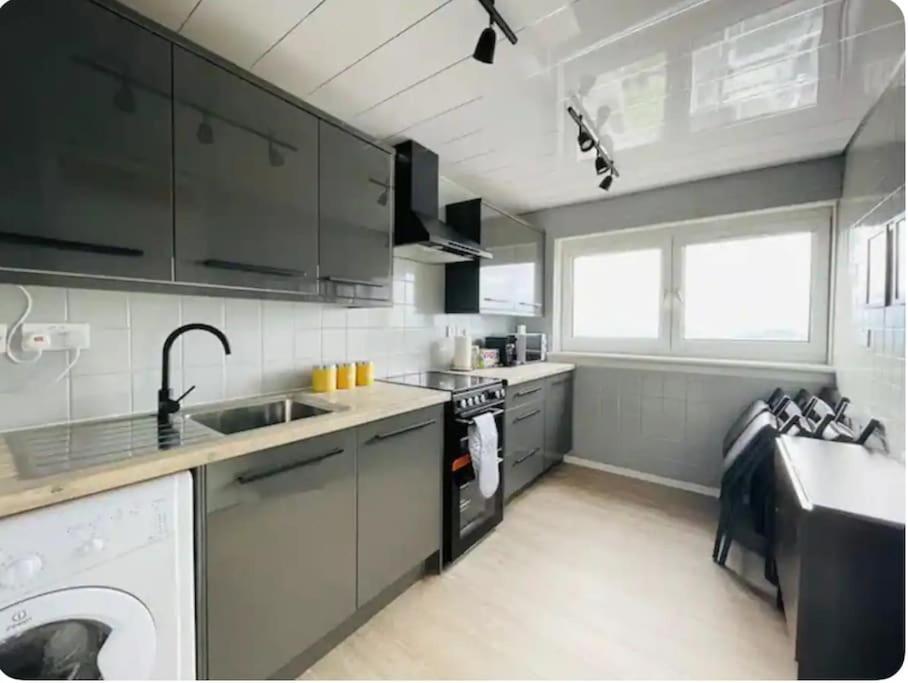 Floor Of The Building, Spectacular Views! Appartement